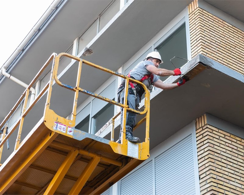 ¿Cómo la demolición selectiva facilita la posterior construcción y el reciclaje?